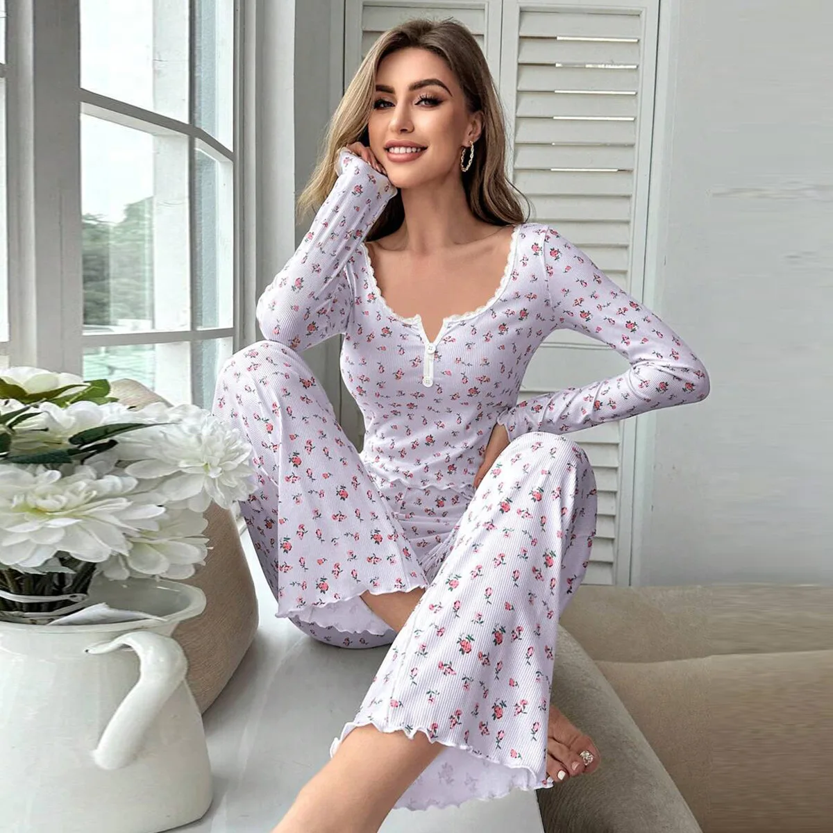 Conjunto de pijama con botones de encaje para mujer, ropa de dormir ajustada, pantalones de manga larga con estampado Floral, ropa de dormir sexy