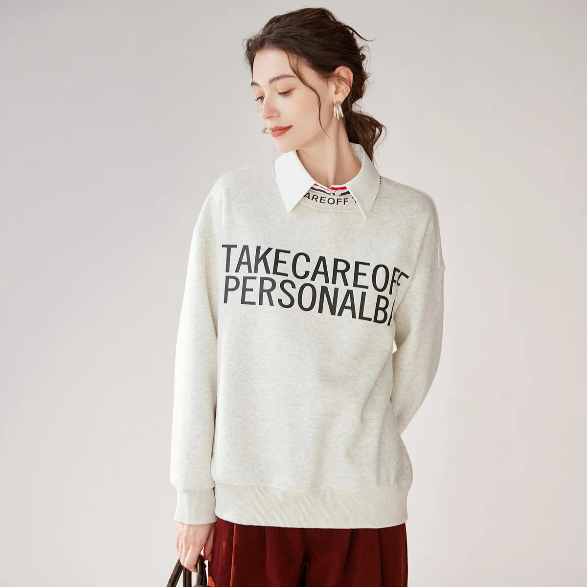 LOUIS YAO 2025 Winter Letter Printed Velvet Thick Hoodie Round Neck Micro Elastic Loose Shoulder Sleeve Women's Hoodie