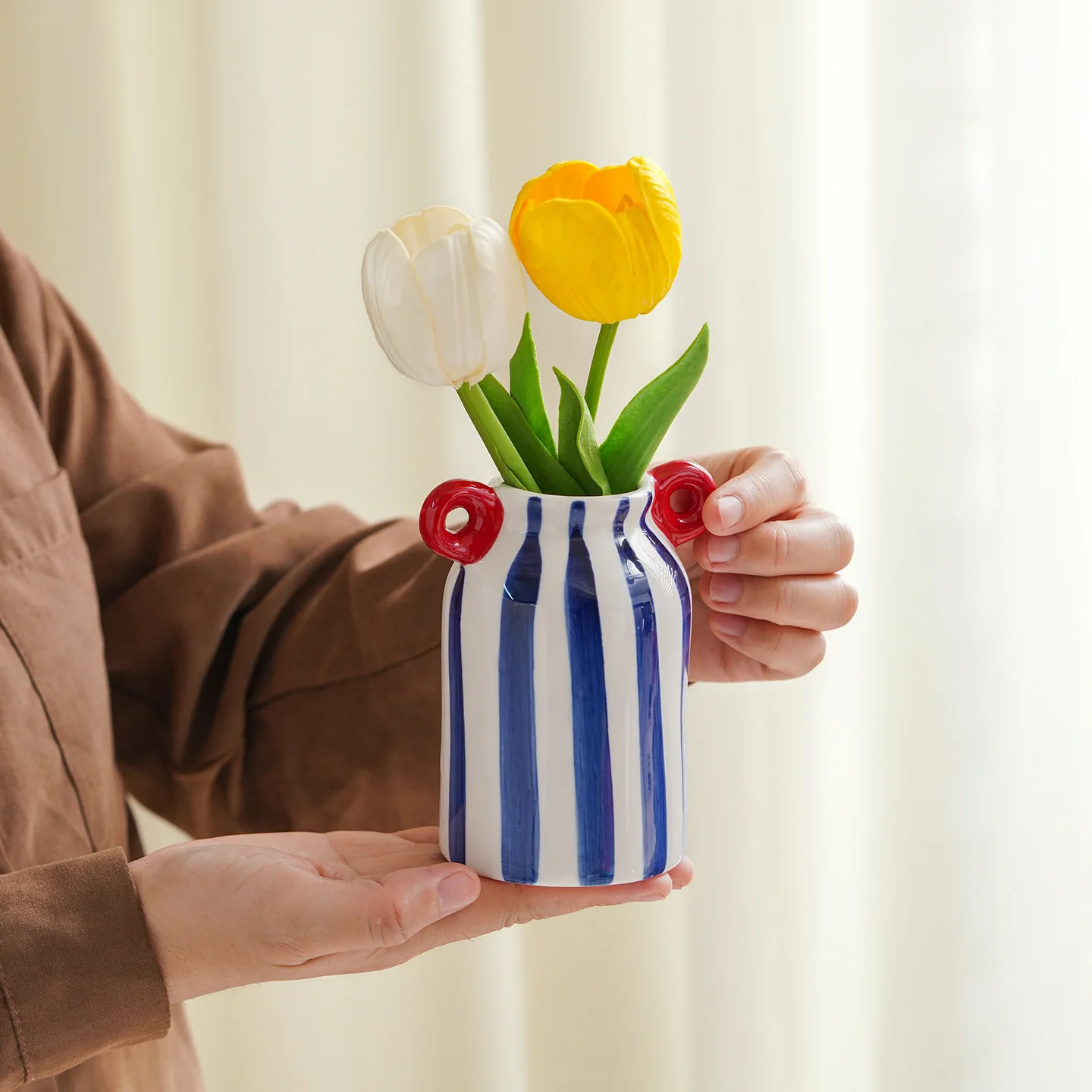 Hand-painted Striped Ceramic Vase Desktop Hydroponic Plug Vase High-end Morandi Vertical Pattern Flower Plug Home Decor