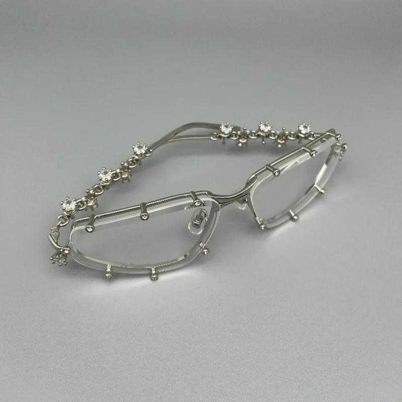 

2025 New Designer Luxury Korea Gm Accessories Surround Metal Irregular Optical Frame Unisex Couple Silver