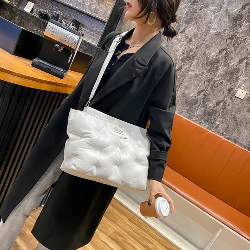 Solid Color Large Capacity New Popular Cloud Cotton Crossbody Bag Down Filled Soft Handbag Women 2024 Design Sense Shoulder Bag