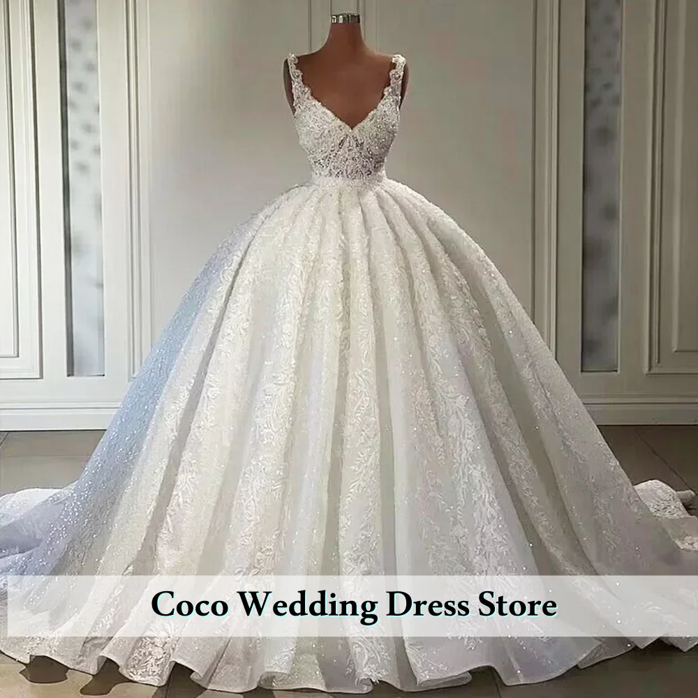 ชุดแต่งงานคอวีประดับเลื่อมคริสตัลวิบวับสุดหรูหราแบบสั่งตัดพิเศษ