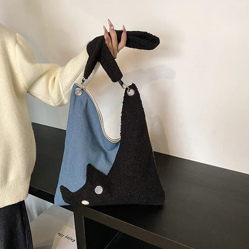 

Autumn and Winter Fashion Plush Tote Bag for Women 2024 New Style Splicing Handheld Shoulder Bag Lamb Plush Plush Bag Paquete