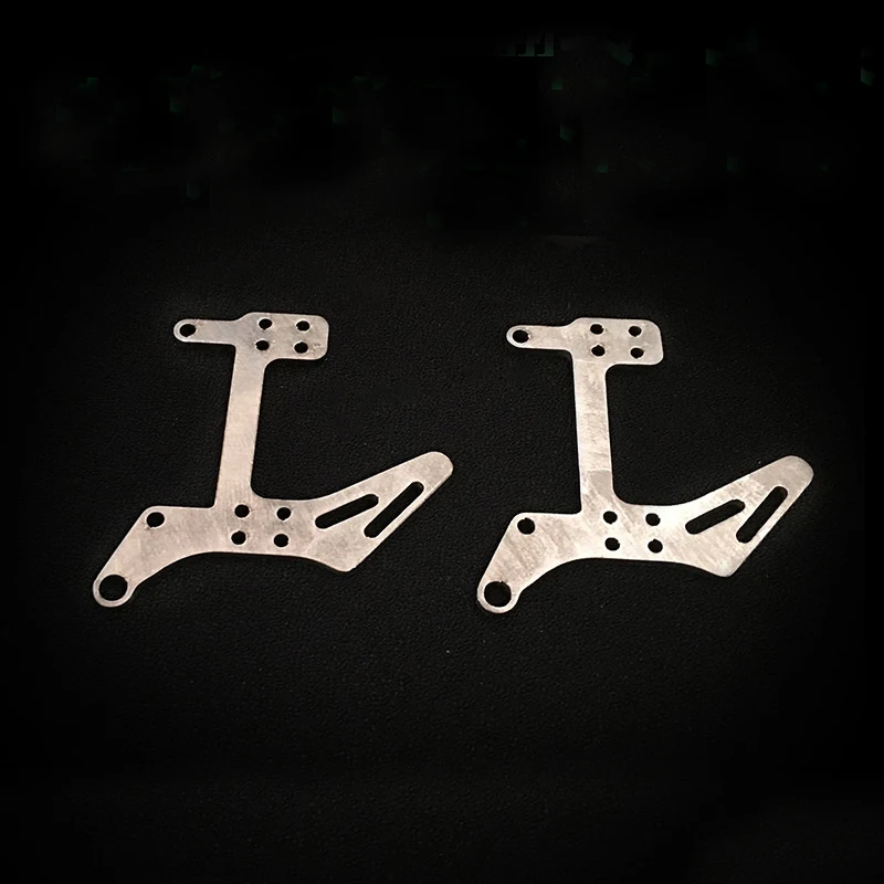 1 Para wsporników skośnych kabiny do modelu ciągnika siodłowego w skali 1/24, wykonanych z wytrzymałego stopu, imitujące statyczne elementy zmienialne w dynamiczne, modyfikowane części.