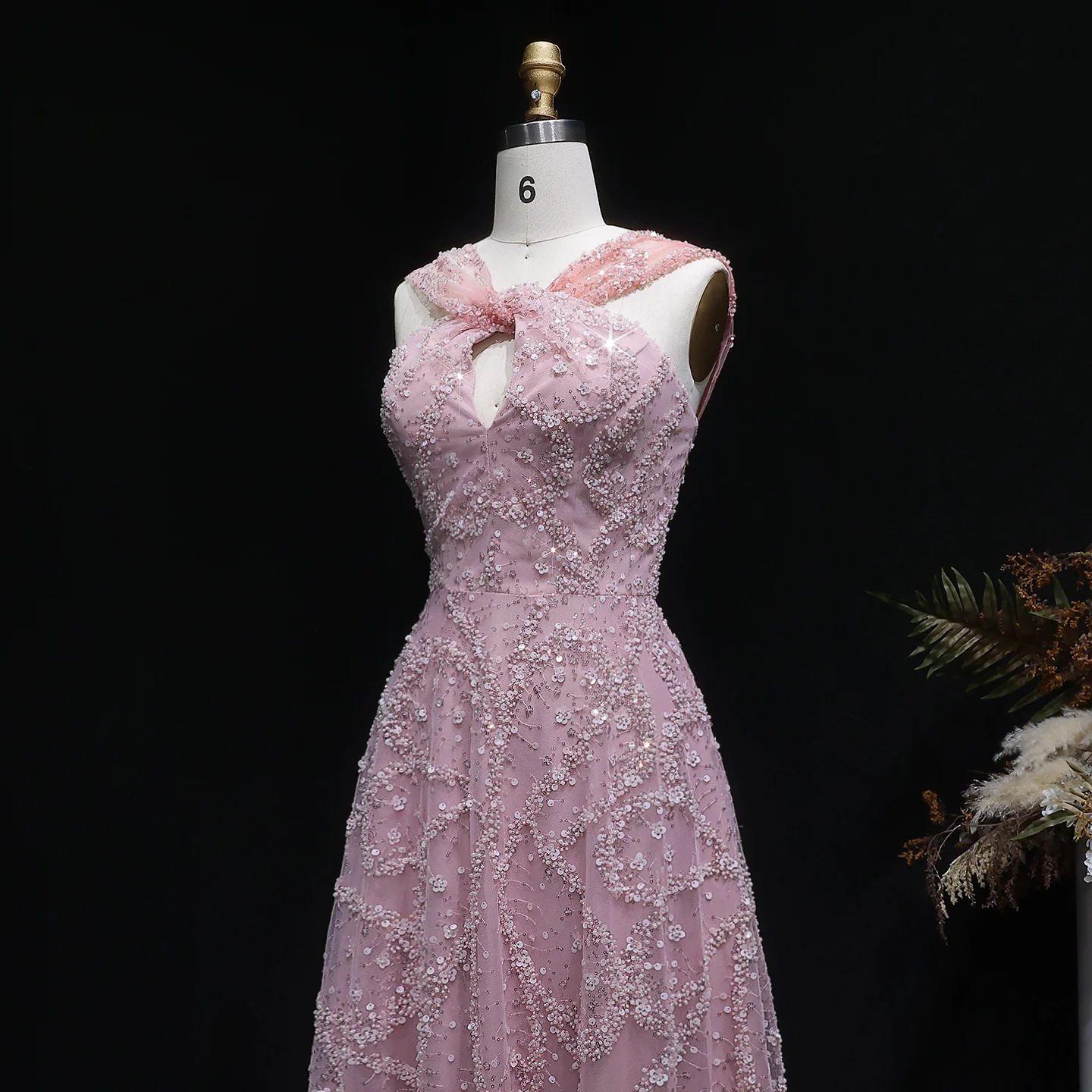 Sharon Said 2026 Neues Abendkleid in Farbverlauf Rosa mit Perlen, gedrehtem Neckholder, A-Linie, Dubai Arabisches Damen-Abendkleid SS709 Maßanfertigung – Detail 6