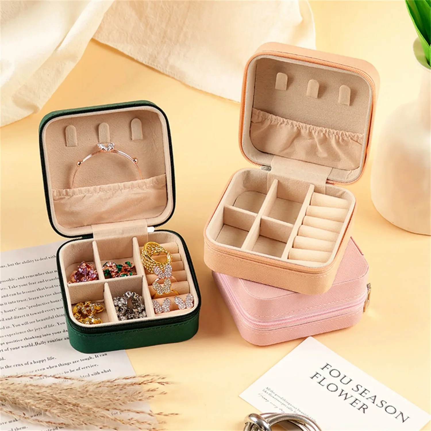 Portable Jewelry Organizer Box, Mini Travel Jewelry Case for Earrings Rings Necklaces, PU Leather Multi-Compartment Storage