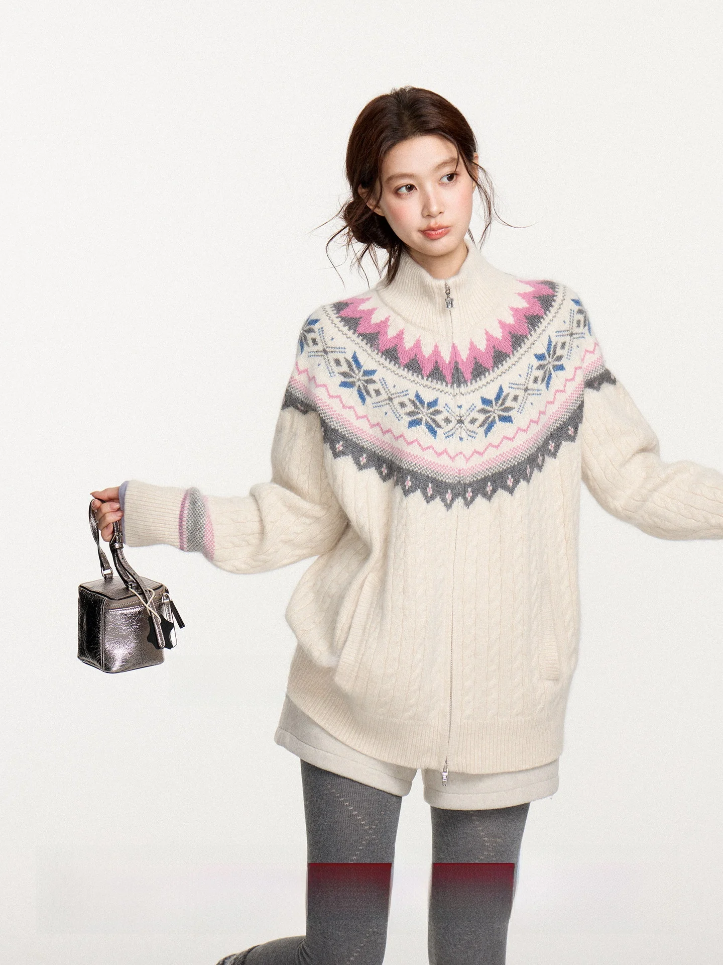 

Изысканный вязаный кардиган-свитер женский зимний свободного кроя на молнии с узором Fair Isle, воротником-стойкой, в стиле Lazy Sle, верхняя одежда