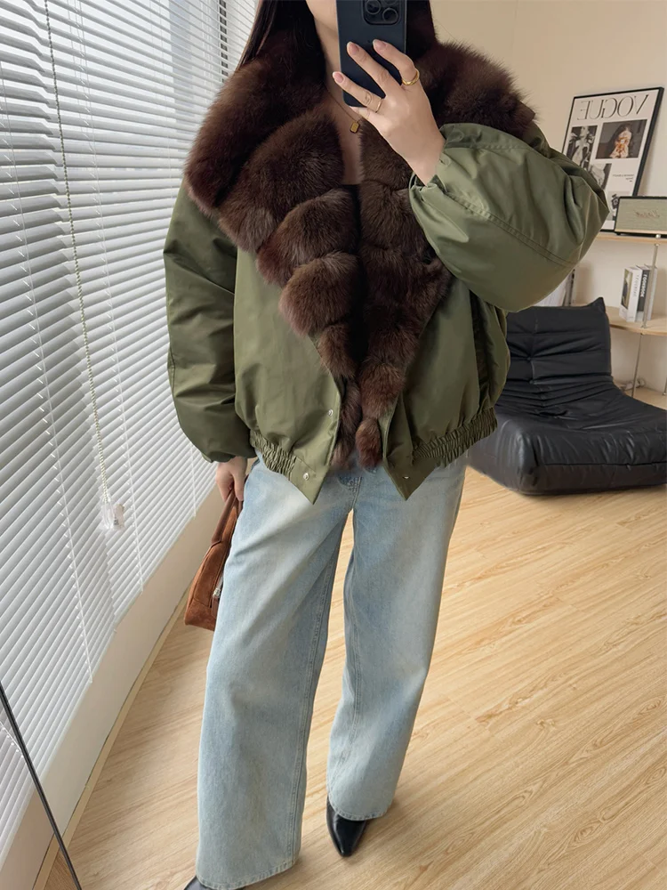 معاطف شتوية نسائية جديدة لعام 2025 بياقة كبيرة من فراء الثعلب الطبيعي سترة أوزة للأسفل معاطف نسائية فاخرة سترات منتفخة