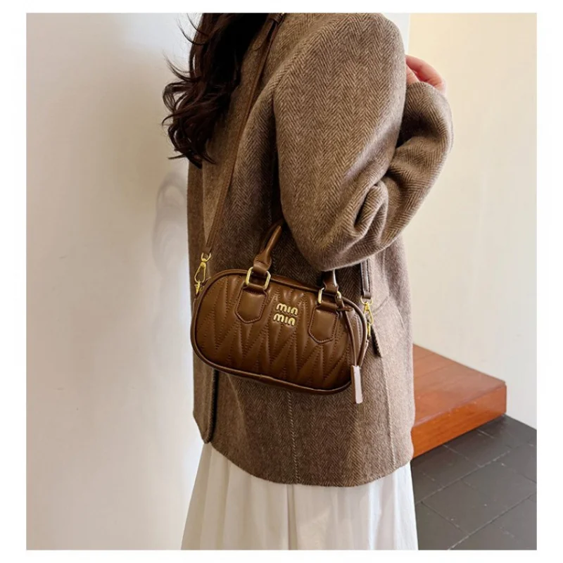 Klassische Boston-Tasche mit sicherem Reißverschluss, hochwertiges PU-Leder für einen polierten Look während des täglichen Pendels und Wochenendausflüge