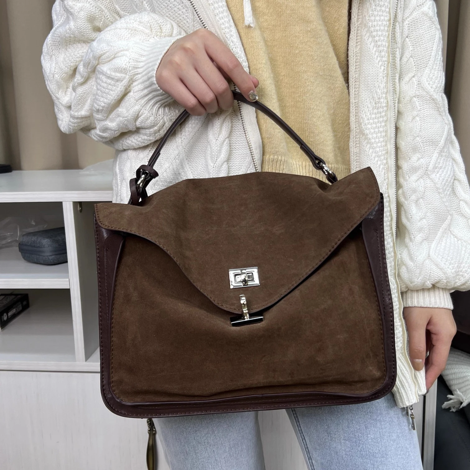 

Women's Frosted Leather Light Luxury Handbag - High-End Messenger Bag, Versatile Handheld & Crossbody Style, Large-Capacity