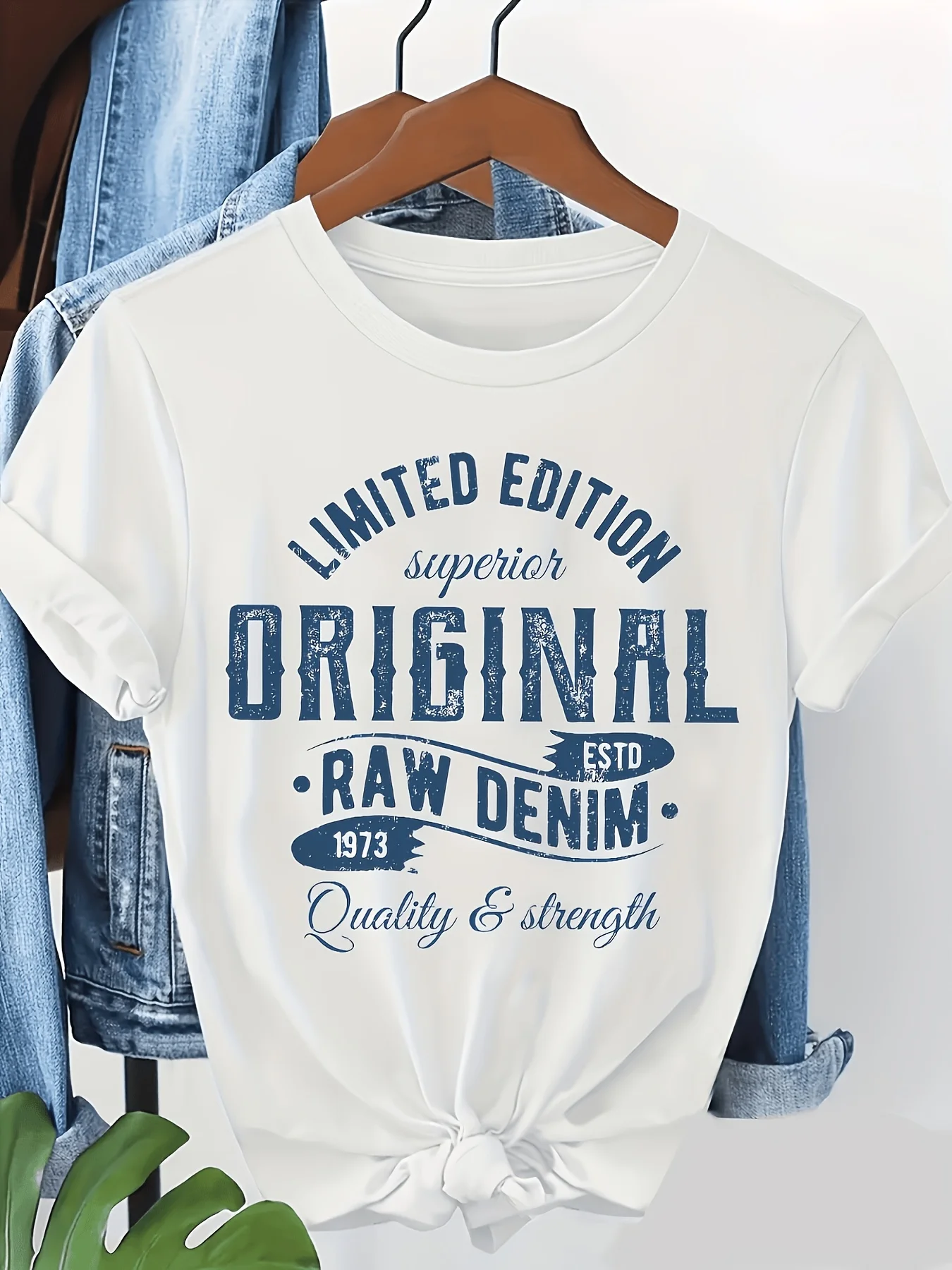 Retro Style LIMITED EDITION Printed T-shirt for Women, Casual Short Sleeved, Summer Daily Essential, Slimming Basic Style