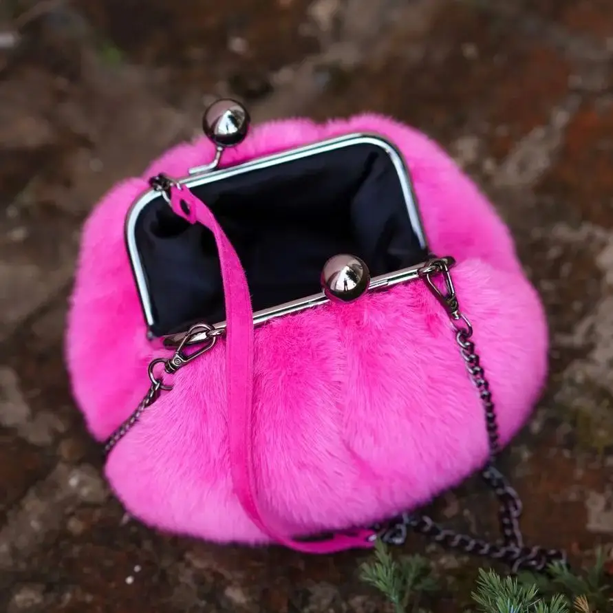 

LOST IN VINTAGE Mink Soft Bag Swamp Fur Mink Bag Balls Bronze Kiss-lock Large Purse Clutch 26x17x13cm