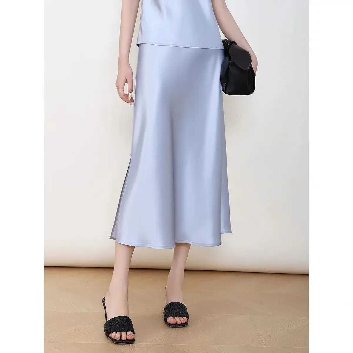 

Elastic Waist Slit Slanted Long Skirt Temperament Satin Bread Hip Skirt Women Silky Draped Hanging