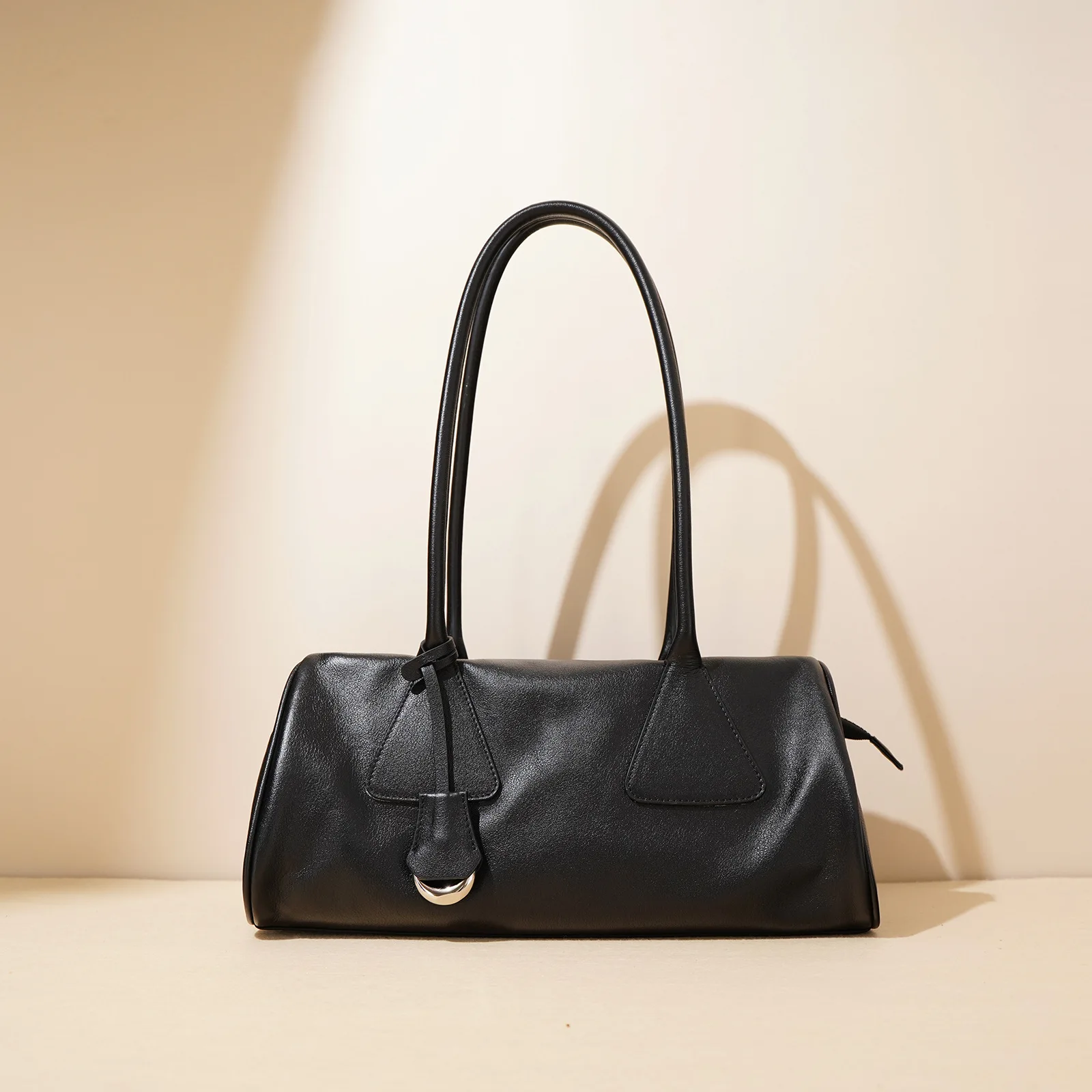 

Cowhide senior niche leather baguette bag one shoulder underarm handbag niche design new