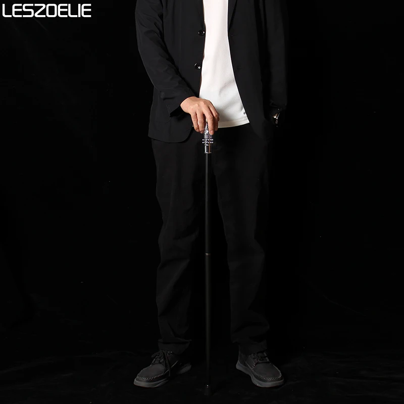 Tongkat Jalan Wanita Bergaya dengan Desain Kepala Ular Cobra Perak Cerah, Mata Hijau, dan Duri yang Menonjol