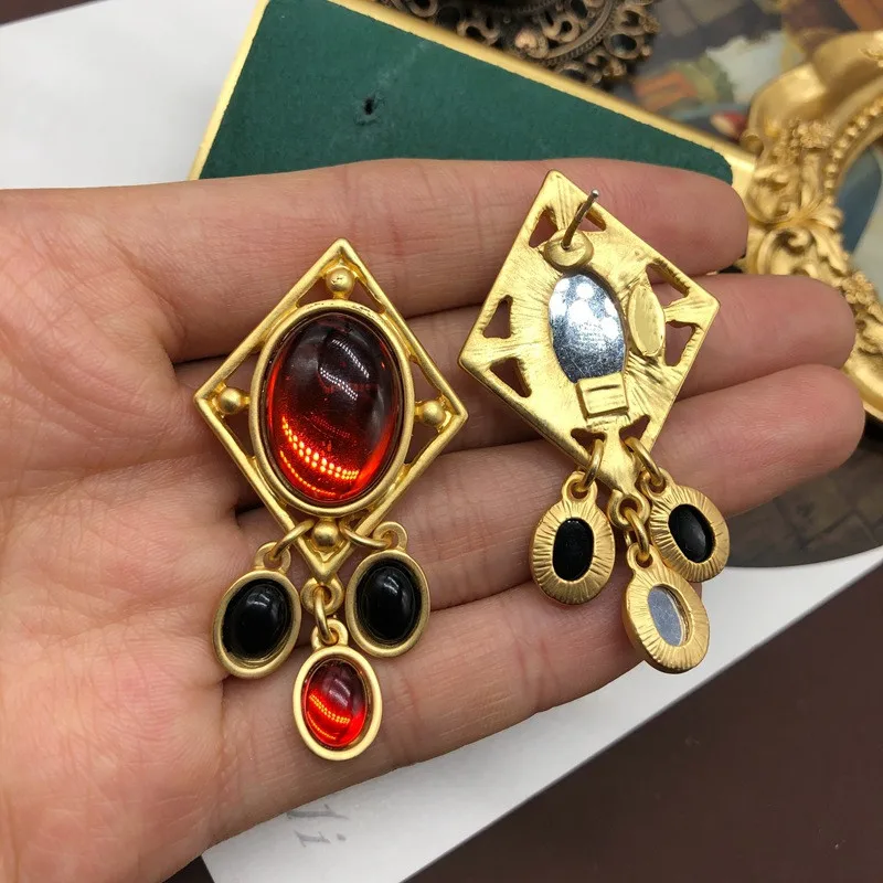 European and American vintage Chinese red oval pendant gold-plated versatile earrings