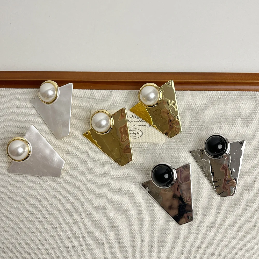 

French retro matte triangular Metal Pearl Earrings for Women luxury Personality Exaggerated Unique Party Jewelry Gifts