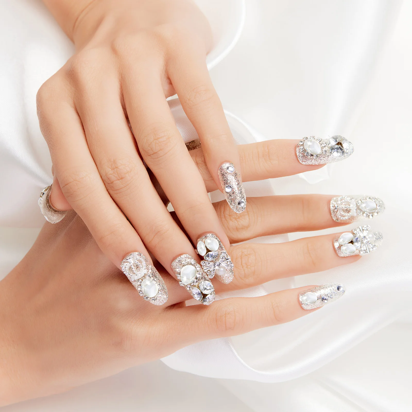 100 stücke Kristall Strass Nail art Diamanten 3D Glänzende Maniküre Dekoration Diy Patch Nagel Dekor Für Frauen Künstler Maniküre