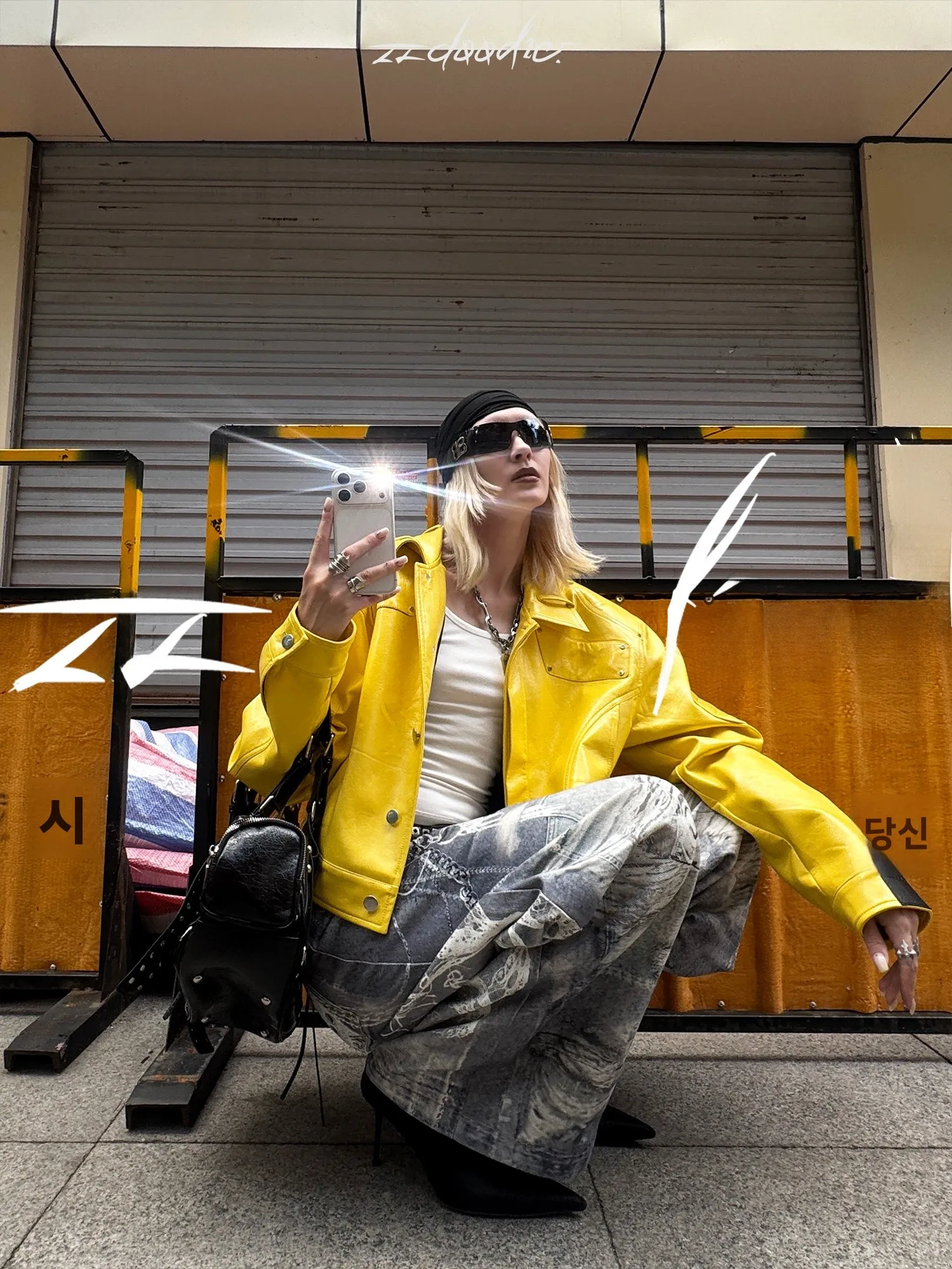 เสื้อแจ็คเก็ตหนัง PU สีเหลือง Bumblebee แบบหลวม ไหล่เสริมฟองน้ำ แขนยาว สไตล์พังก์ กระดุมแถวเดียว ซิปหลายจุด