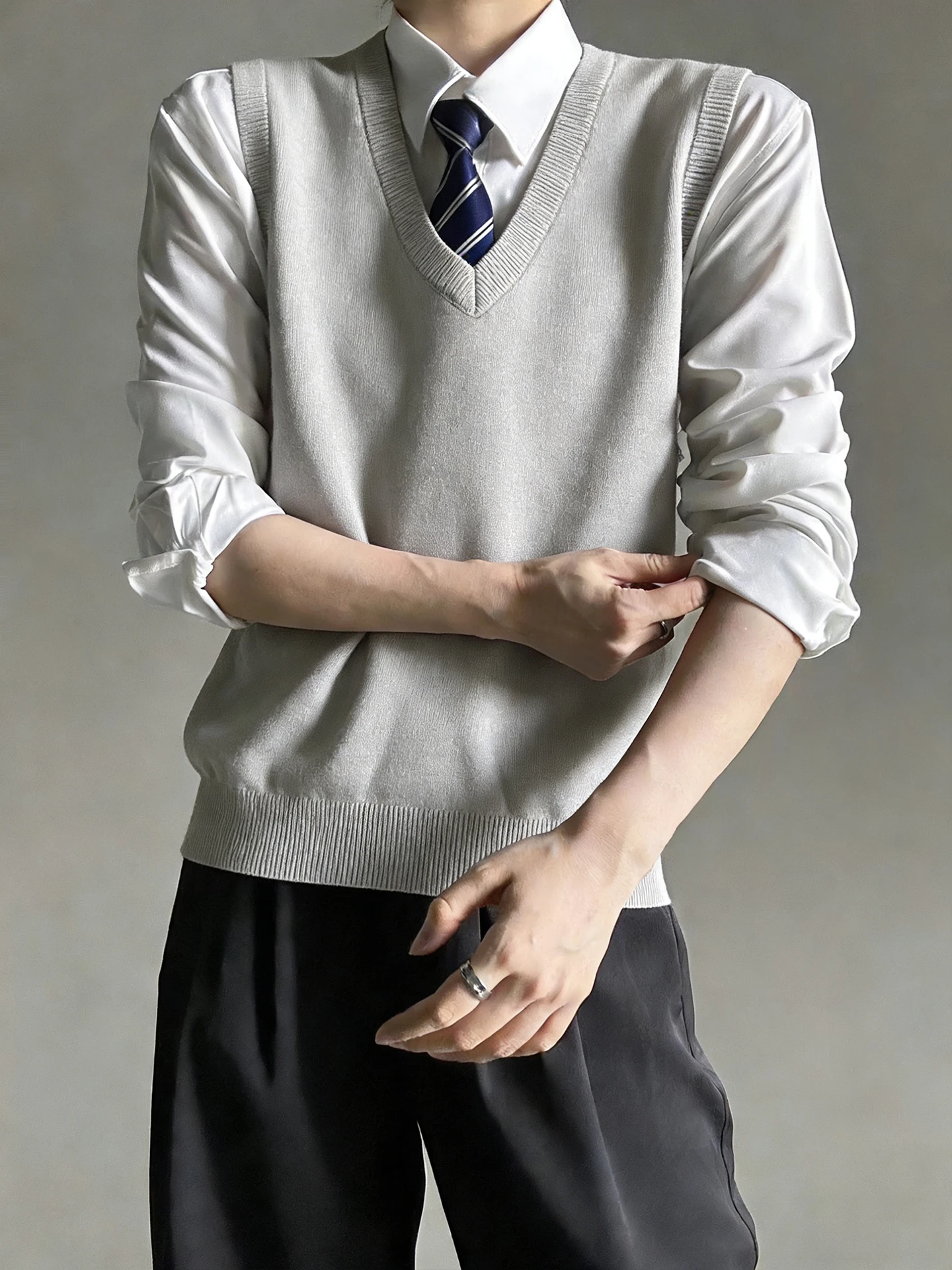 Unisex Knitted V-Neck Vest Sleeveless Layering College Style Light Grey Jacket Cotton Youth Fashion All Seasons  Color