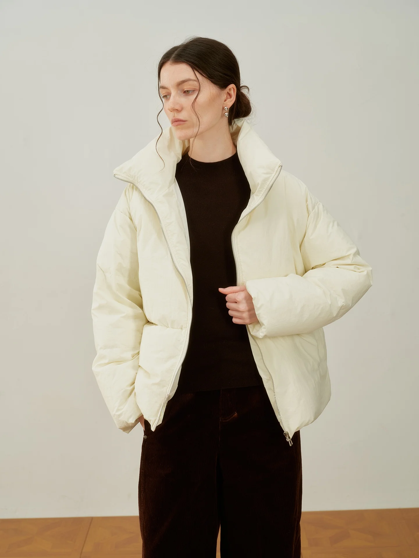 

Женская короткая пуховая куртка ISENSEE, белая, с воротником-стойкой, свободного кроя, теплая верхняя одежда для зимы, для повседневной носки, стандартная толщина