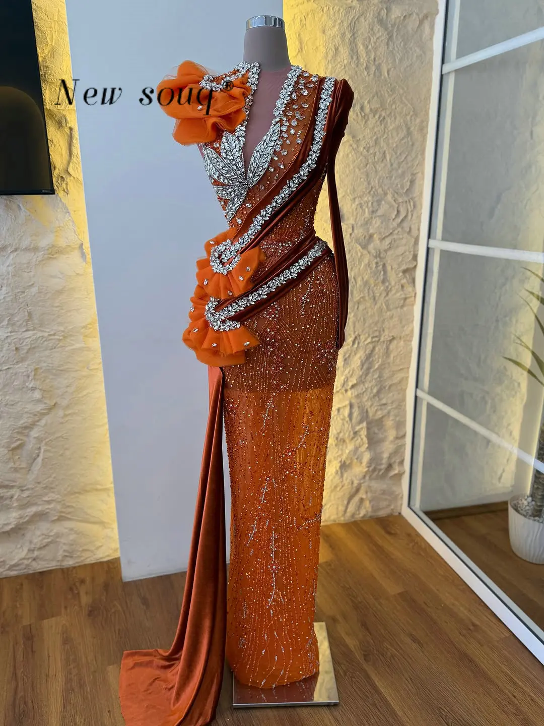 

Ярко-оранжевые вечерние платья с длинными рукавами и блестящими кристаллами, современные модные арабские свадебные платья по индивидуальному заказу