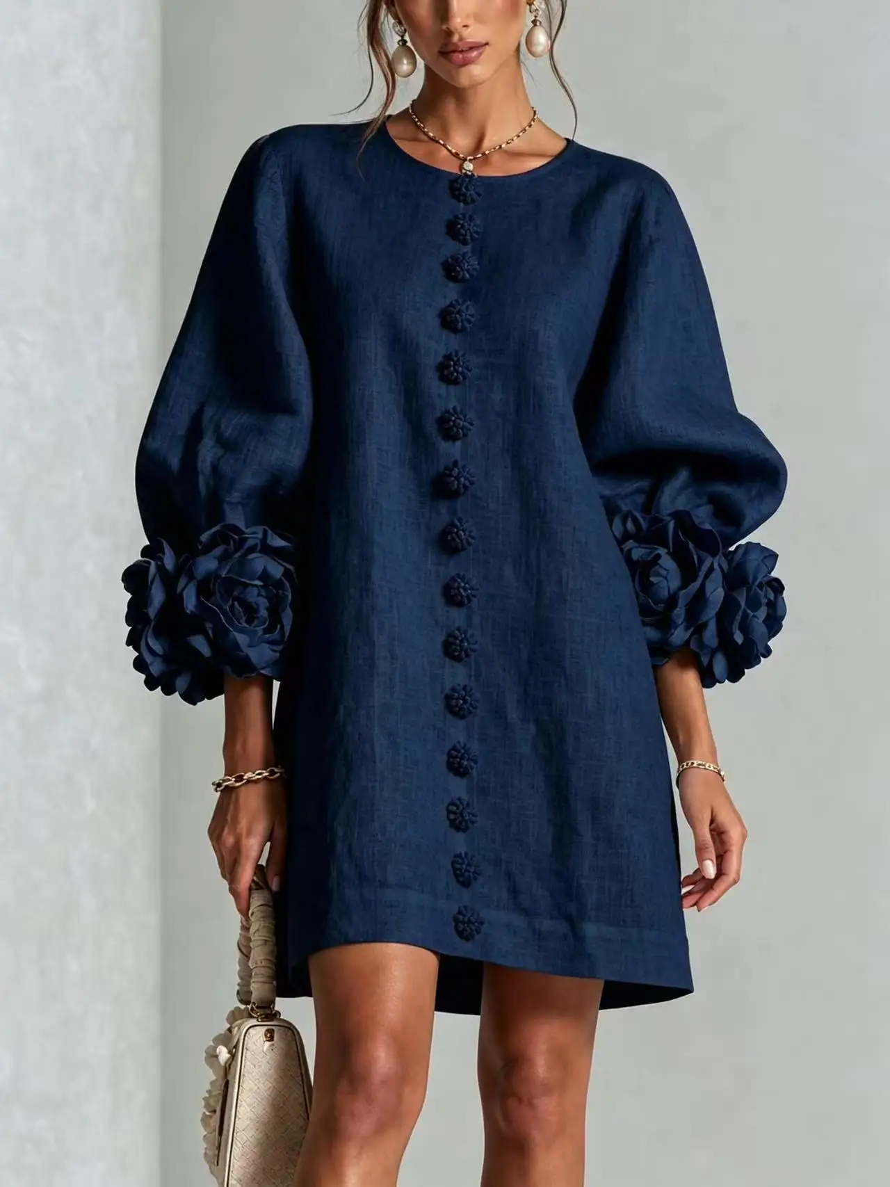 Damen Französisches 3D-Blumenkleid mit Laternenärmeln aus Baumwolle und Leinen, Rundhals, einreihig, locker geschnitten, kurzes Urlaubskleid für mollige Frauen – Detail 3
