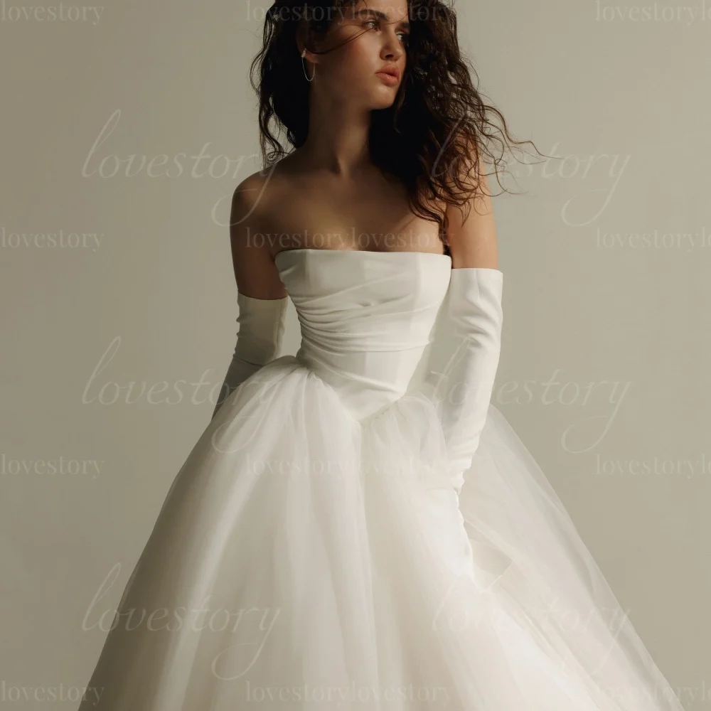 エレガントなチュールシンプルなカスタマイズされたAライン花嫁ローブストラップレスウェディングドレスブライダルガウンスイープトレインvestido de novia