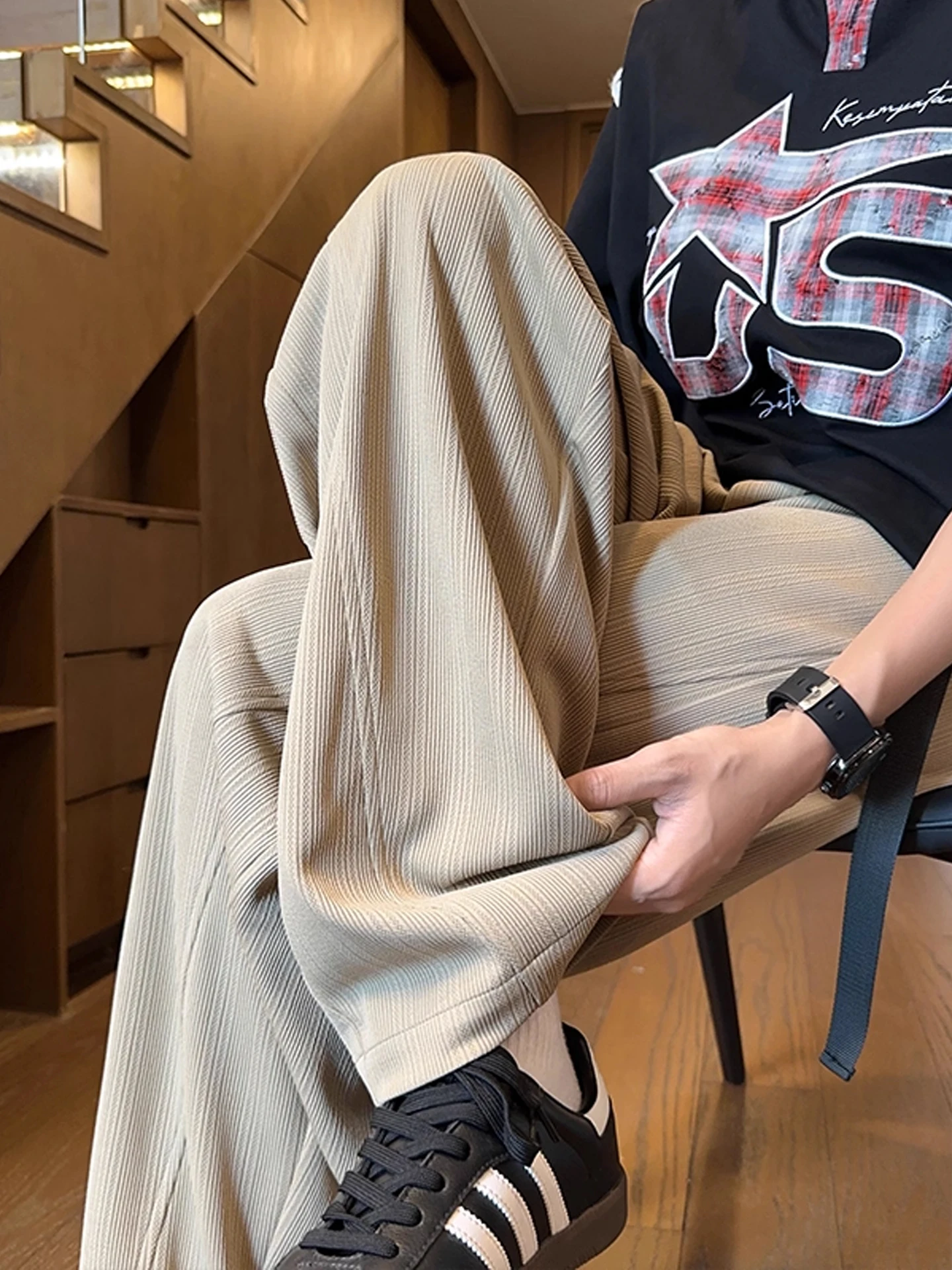 

Men's Loose Fit Straight Leg Casual Pants Ice Silk Spor Trendy Brand Drapey Wide Leg Casual Long Trousers Textured Stripes