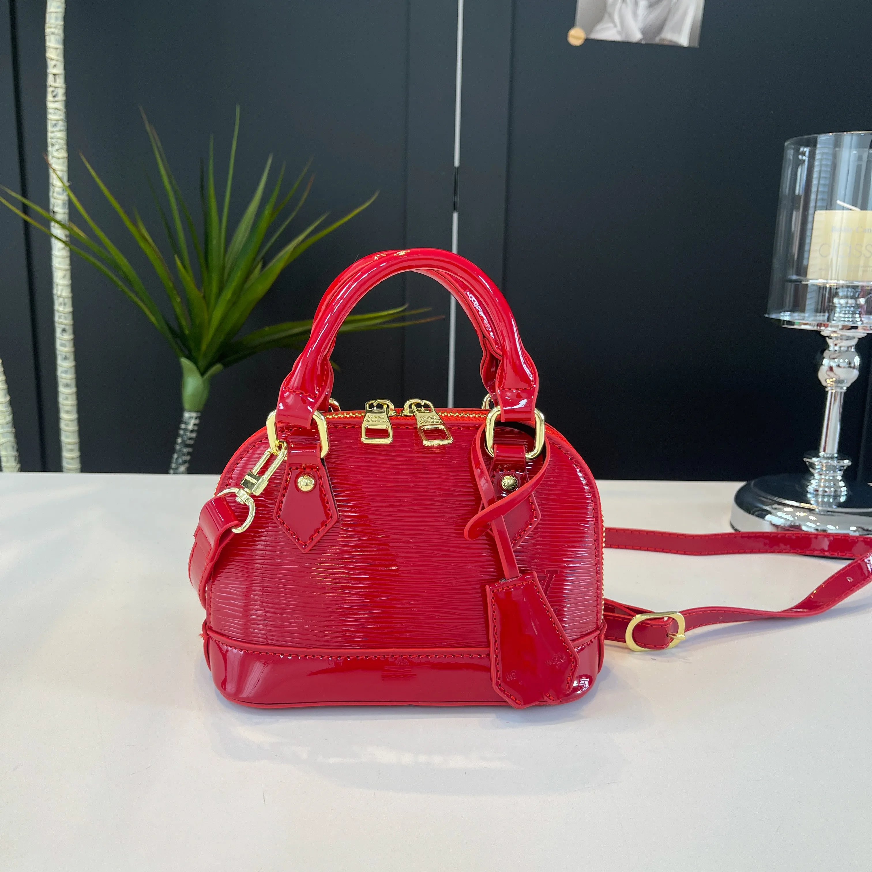 حقيبة يد مستوحاة من العلامات التجارية الفاخرة - حقيبة يد جلدية ذات سعة كبيرة مع مقابض مزدوجة وزخارف معدنية #5