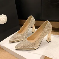 Décolleté da donna con paillettes alla moda 2024 nuove scarpe da donna scarpe a punta con bocca superficiale scarpe da donna Comfort femminile tacchi alti