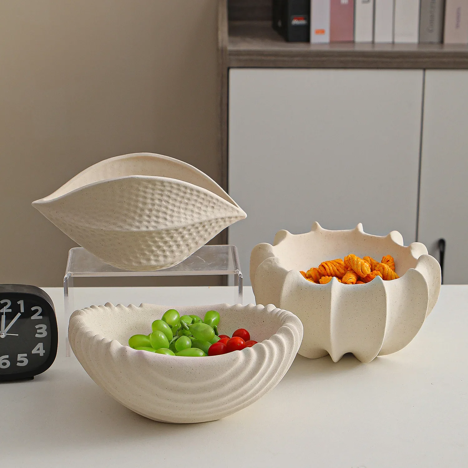 Ceramic Shell Fruit Bowl Textured snack bowl Afternoon tea serving Coffee table centerpiece bowl Decorative storage container
