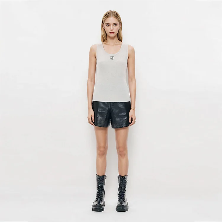 

Simple Solid Color Ladies' Round Neck Sleeveless Tank Top Sweater Light Luxury Embroidered Knit Sweater