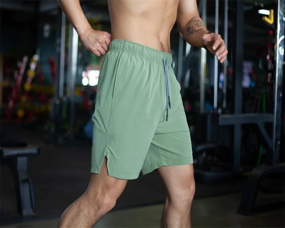 Shorts esportivos respiráveis de secagem rápida masculinos, shorts de treino fitness, shorts de marca de verão, moletom ao ar livre de 5 pontos