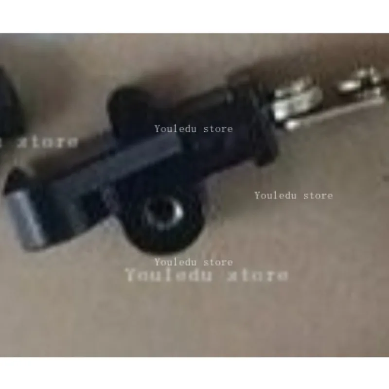 

Suitable for motorcycle KP150/LF150-10B/LF150-10F lock sleeve lock, full car lock, ignition switch key