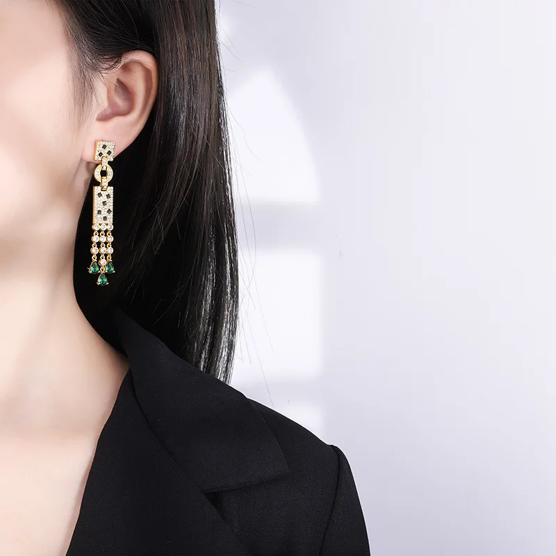 Water Droplet Tassel Earrings for Women 2025 Luxury Emerald Gemstone Gold Leopard Jewelry Fashion Piercing Wedding Festive Gift