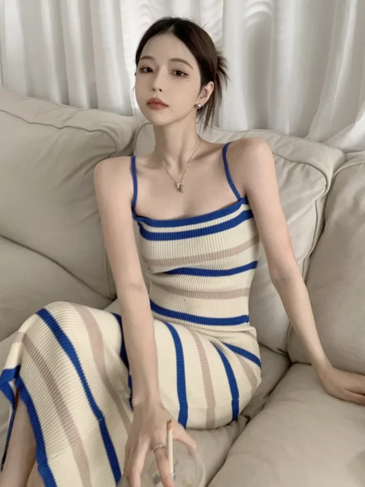 

2025 Winter Black Elegant Velvet Midi Dress Women Patchwork Lace Vintage Mermaid Dress Female Casual Korean Evening Party Dress