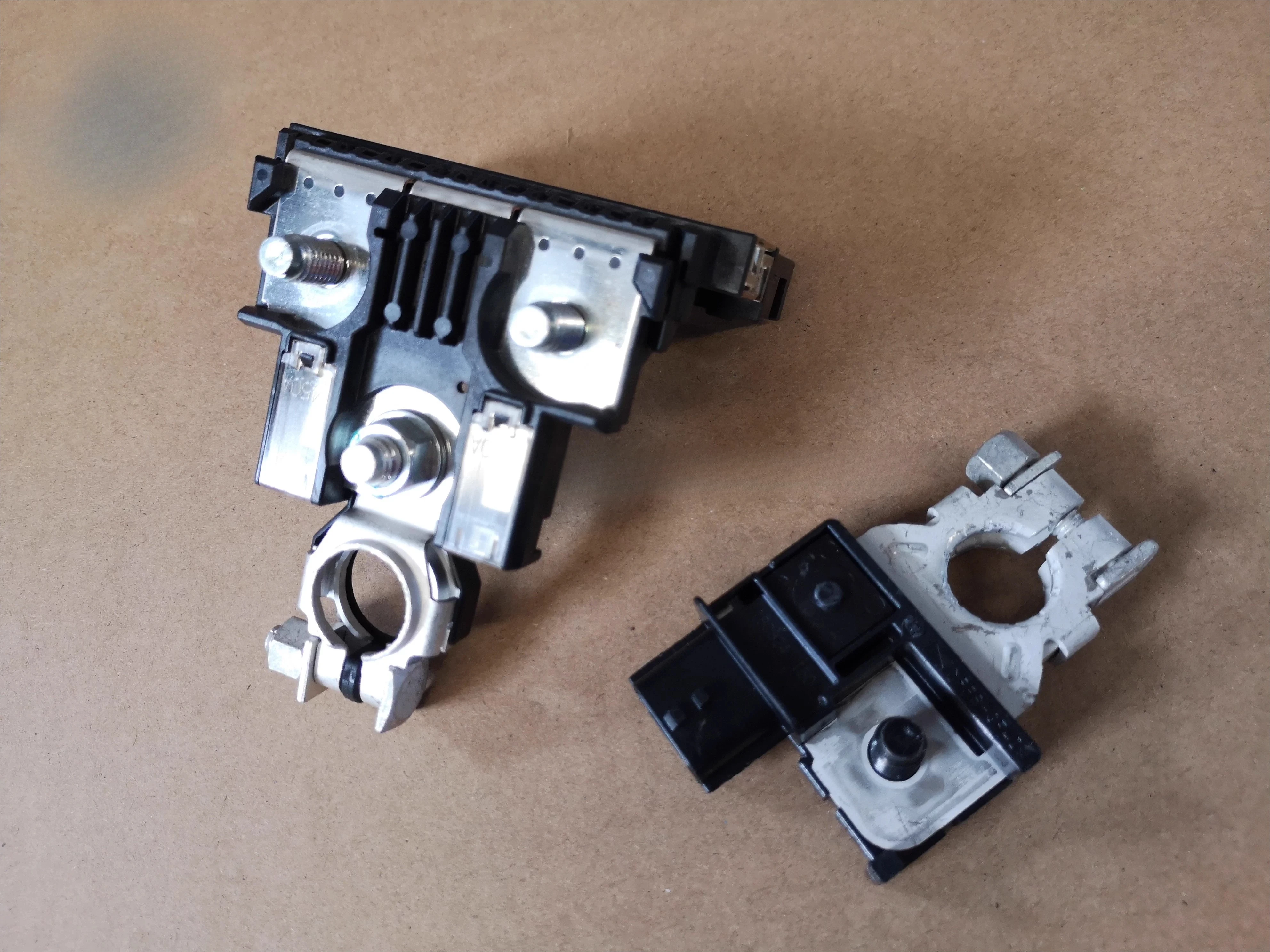 1 шт. для DFM Renault KADJAR koleos, головка аккумулятора, аккумуляторная головка, положительные и отрицательные полюсы аккумуляторного кабеля