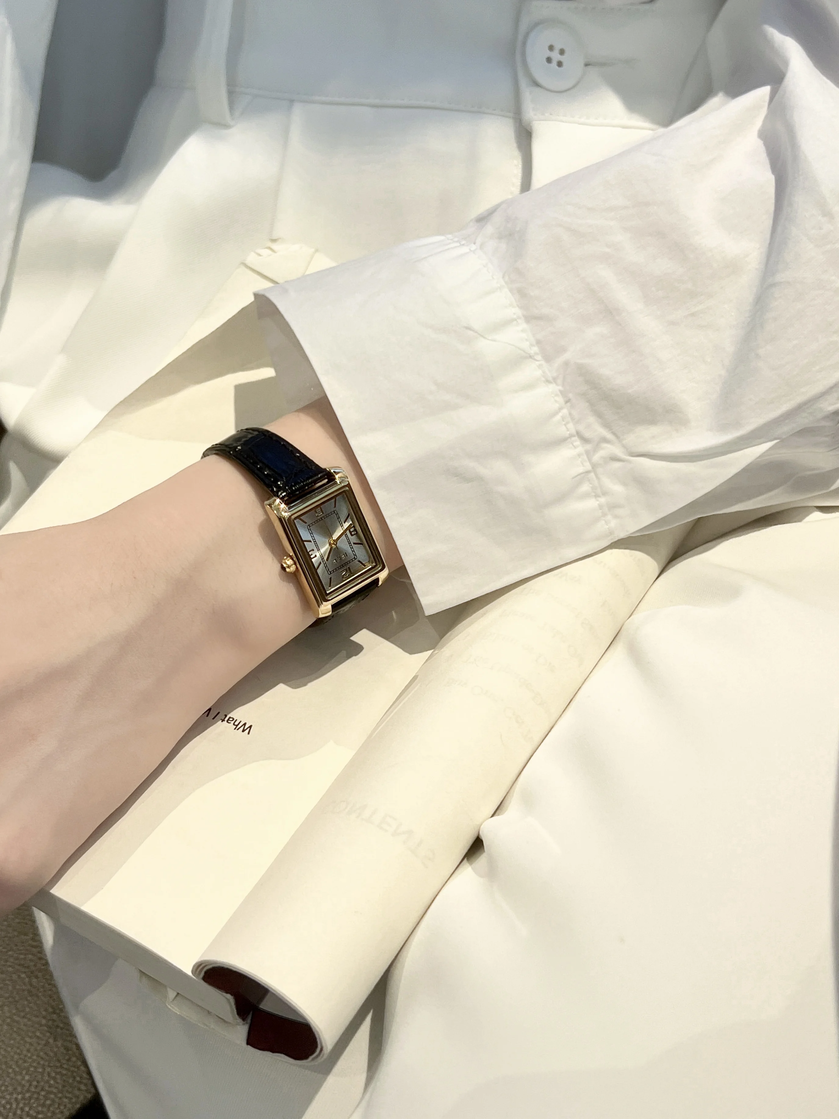 ساعة نسائية أنيقة فاخرة مربعة الشكل على الطراز القديم ساعة نسائية كاجوال نسائية جلدية كوارتز ساعة عصرية ريترو #2