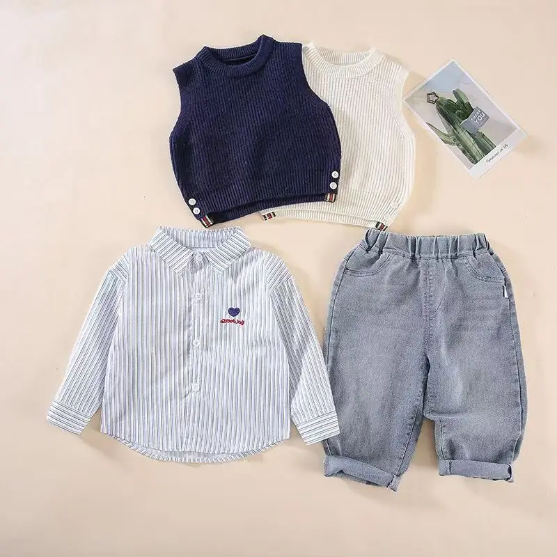 

Boys' Spring and Autumn Set Children's Sweater+Vest+Jeans Three piece Set 2025 New Style 1-5 Year Old Boys' Baby 3 Pcs