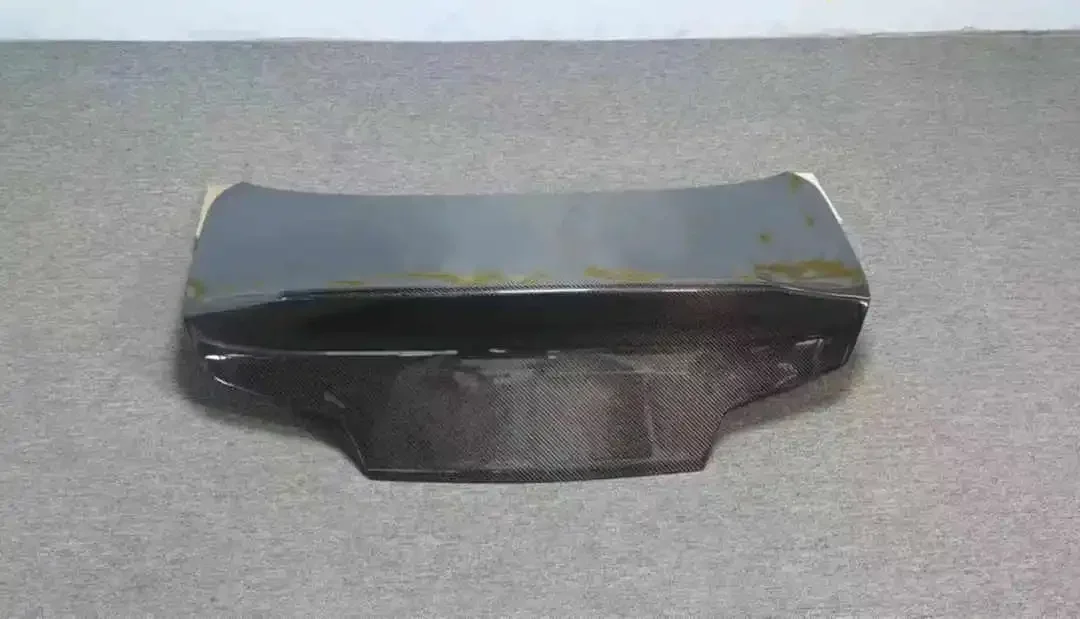 High quality car trunk lid suitable for Infiniti G37 wet carbon trunk lid