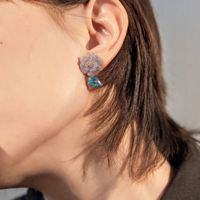 

Модные универсальные серьги из серебра 925 пробы с медным золотым покрытием, светло-голубым цирконом, грушевидной огранкой, в форме ледяного цветка и розы, подарок