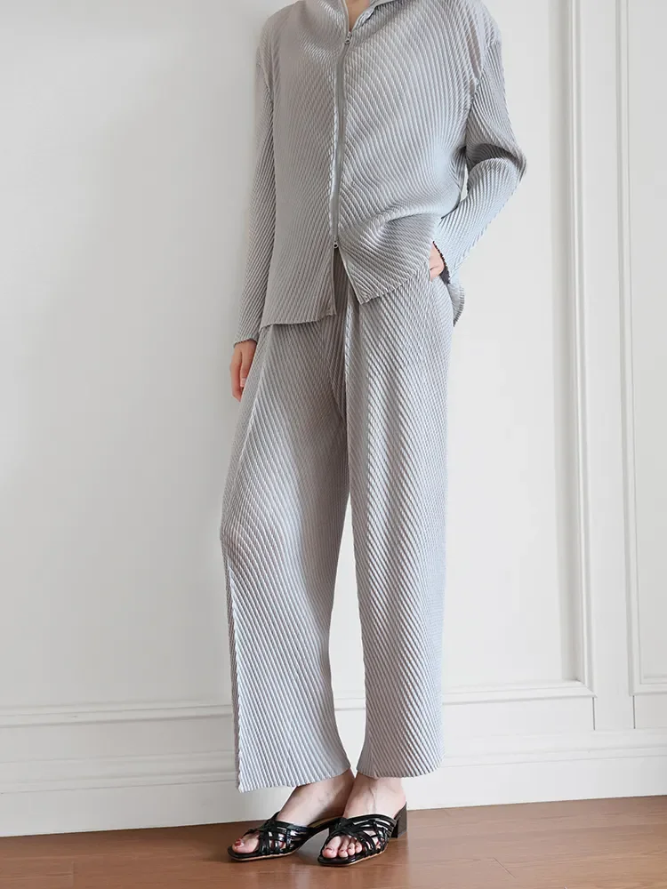 Fold Miyake Pleated Pants Women Beige Diagonal Wrinkle Straight Full 2026 Spring Summer Casual Fashion Trendy Look Popular Fit