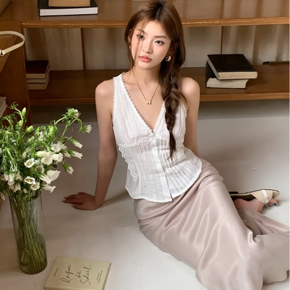 Southeast Asian Women's  Lace Trim Design Deep V-neck Belted Sleeveless Vest Strapless Versatile Top Cotton Polyester Blend