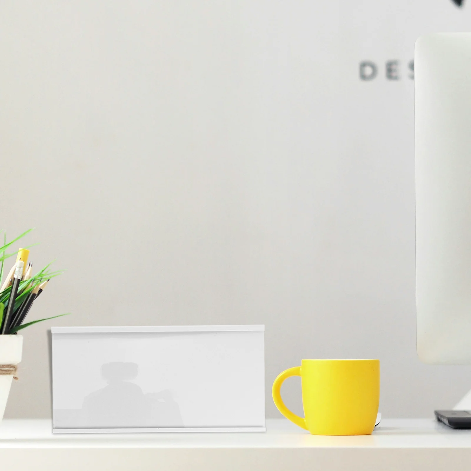 ที่แขวนป้ายชื่ออะคริลิคใส อุปกรณ์สำนักงานอเนกประสงค์ ที่วางป้ายข้อมูลงาน ที่วางป้ายชื่อ