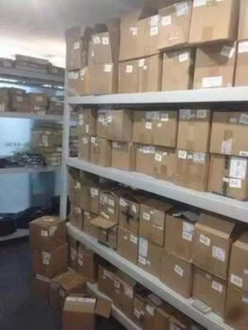 

Совершенно новый оригинальный инвентарь 2025 года, золотой продавец 6GK5008-0GA10-1AB2 XB008G, контроллер ПЛК, пятно 6GK5008-0BA10-1AB22