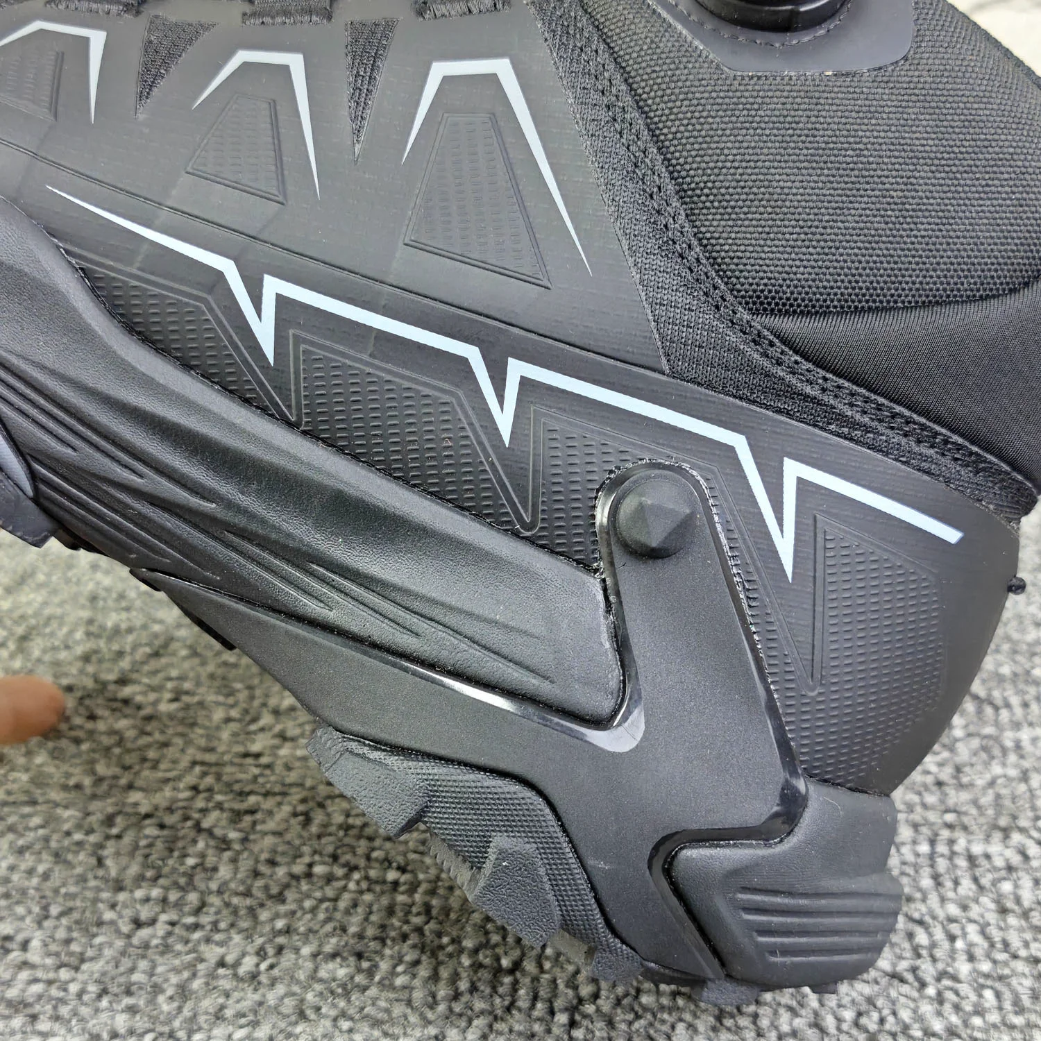 Men's Breathable Bouncing Trail Running Shoes Sneakers Anti-slip Cushioning Outdoor Thick Sole Running Shoes