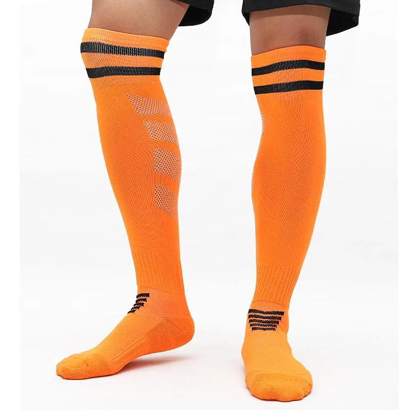 · Retorno gratuito dentro de 90 días, sin preguntas preguntadas, calcetines de fútbol de nailon con parte inferior de toalla para niños y adultos, entrenamiento hasta la rodilla transpirable