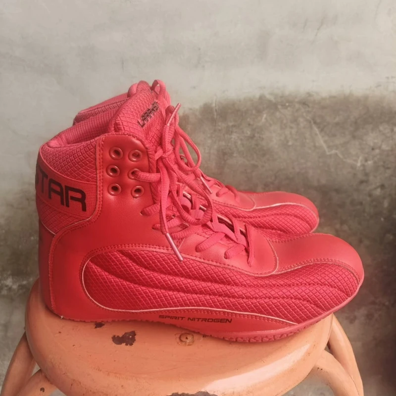 

Professional Wrestling Shoes Men Women Breathable Fighting Boots Unisex Wearable Boxing Shoes Couples Light Weight Training Shoe
