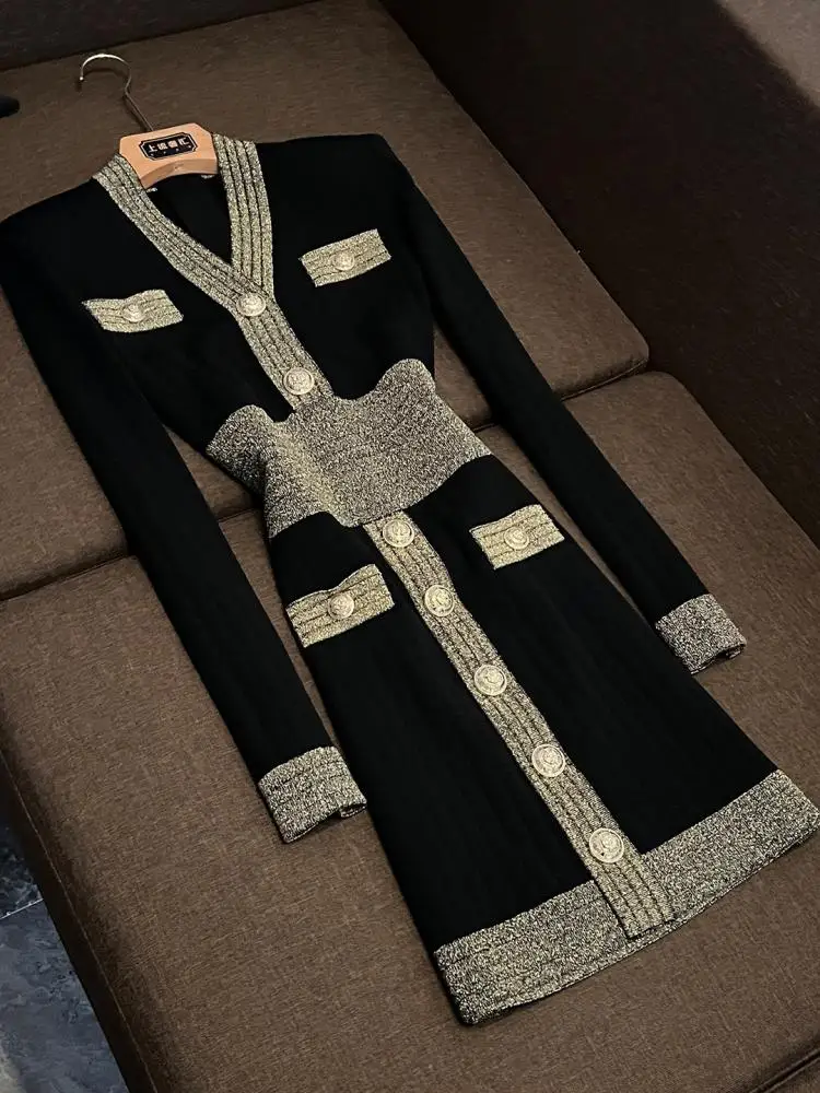 

Весна 2026: Приталенное трикотажное платье с пайетками и вставками Pure Desire в стиле Хепберн, белое, для повседневной носки, с V-образным вырезом